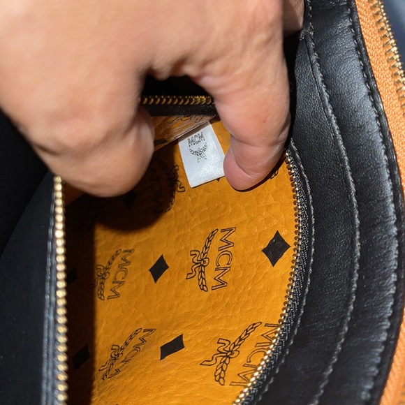 MCM 100% Authentic pristine condition comes with dust bag. - Picture 6 of 6